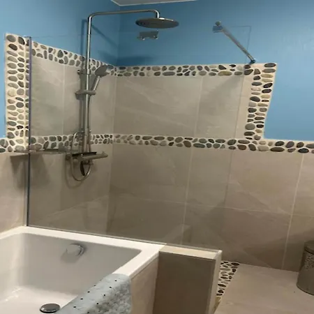 Сasa de vacaciones Holiday Home In Huijbergen Near Forest, Cleaning Included