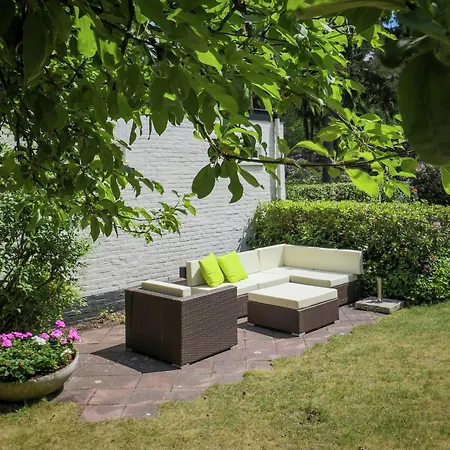 Сasa de vacaciones Holiday Home In Huijbergen Near Forest, Cleaning Included